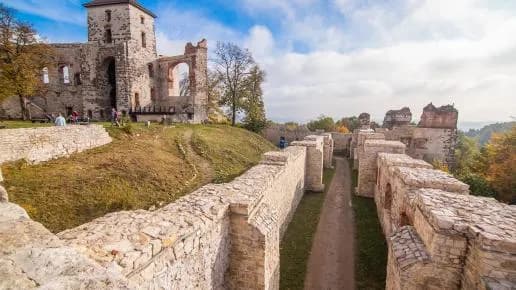 Zamek Tenczyn w Rudnie – historia, zwiedzanie i praktyczne informacje dla turystów