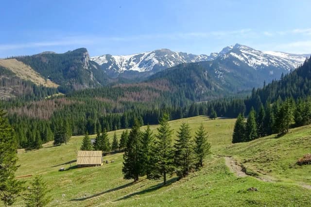 Najlepsze szlaki w Tatrach – odkryj piękne trasy i uniknij rozczarowania