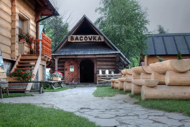 Tradycyjne bacówka sery: poznaj unikalne smaki oscypków i bundzu