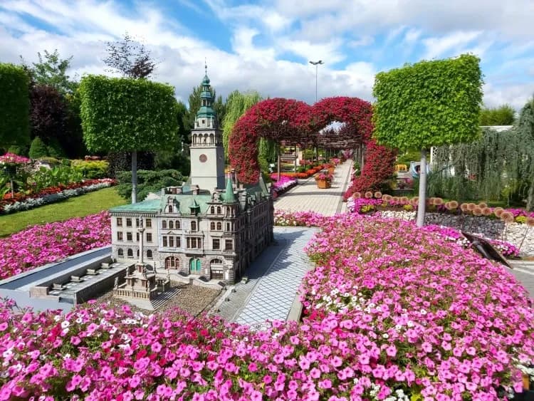 Najlepsze parki rozrywki na Dolnym Śląsku – atrakcje, ceny i porady dla rodzin