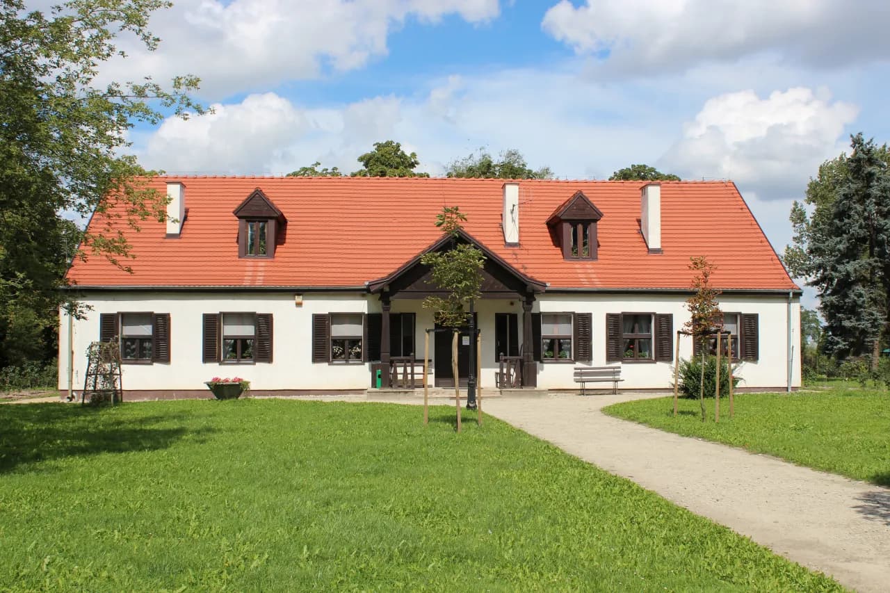 Dworek Marii Dąbrowskiej w Russowie - historia, wystawy i atrakcje