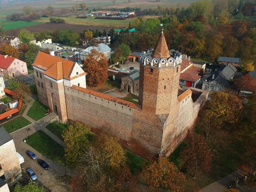 Zamek Królewski w Łęczycy: historia, zwiedzanie i tajemnice średniowiecznej twierdzy